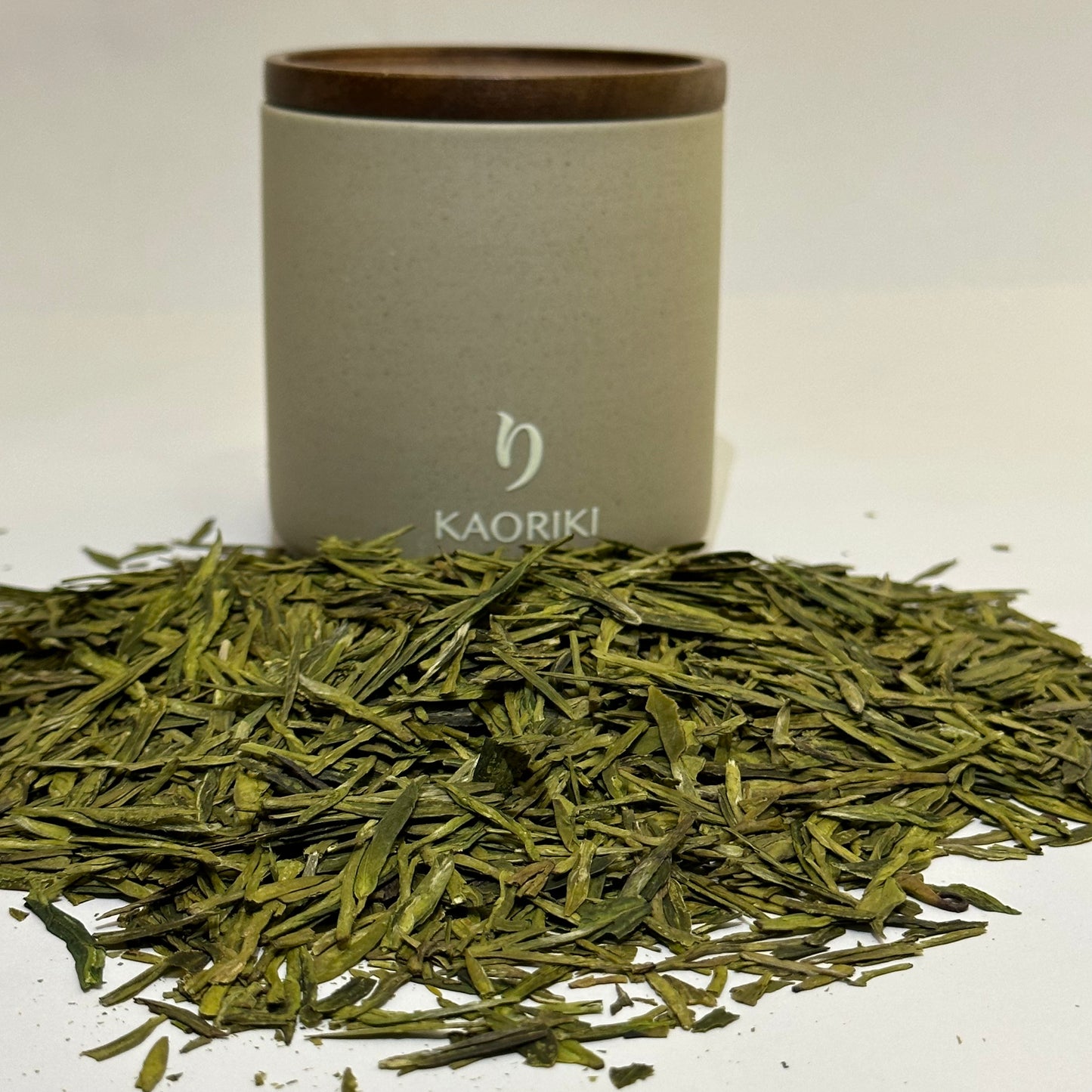 Relaxation gift box - Aroma diffuser - wood - 100 ml - green tea set - 3 essential oils