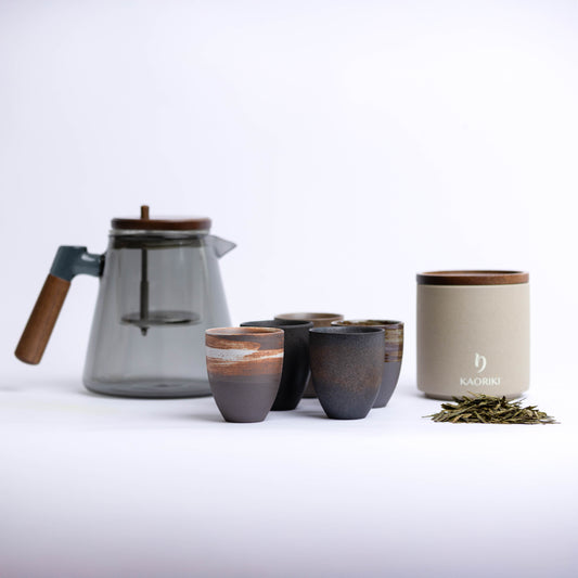 The Grounded Tea Set –  aardse, goene thee giftset - 150gr Longjin thee