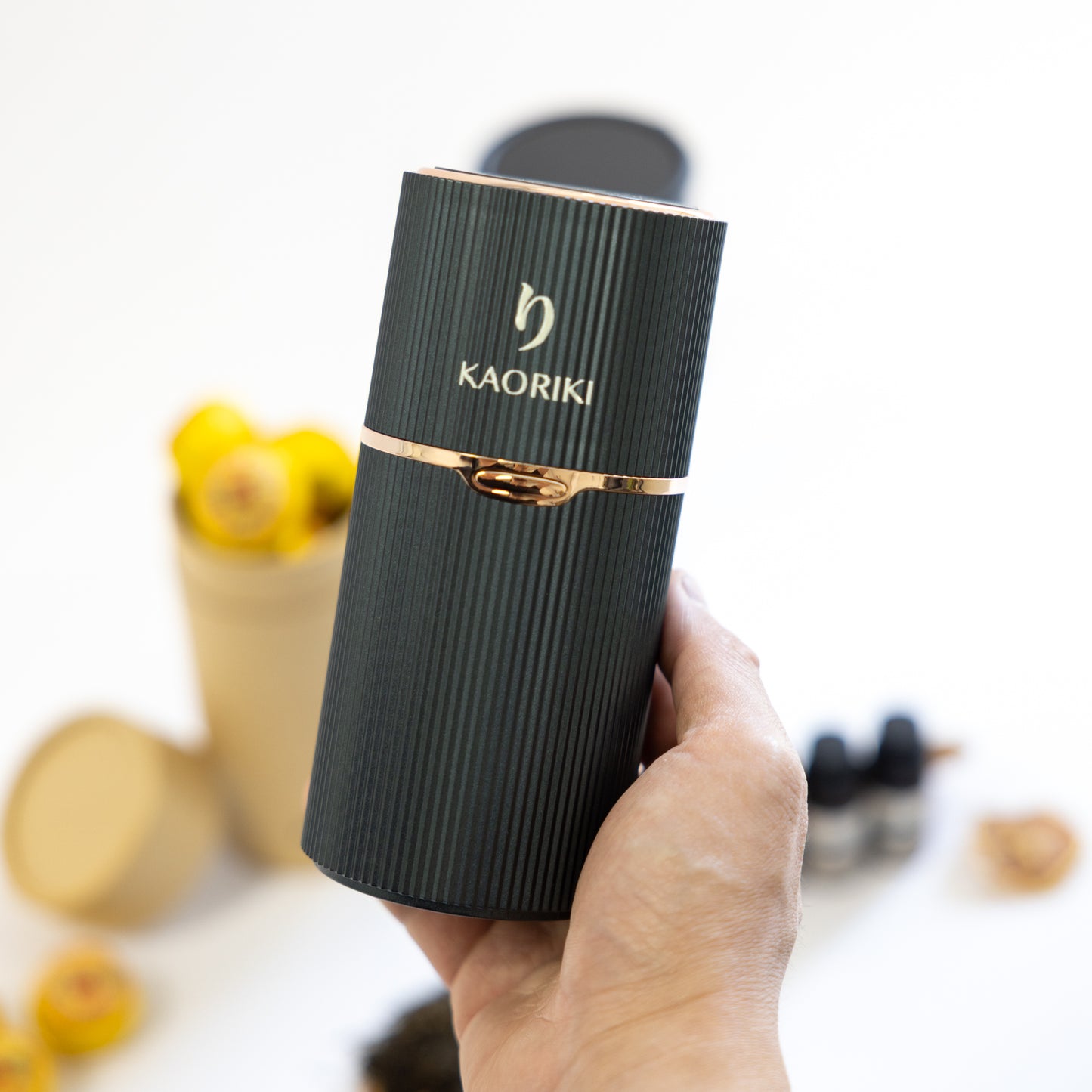 On the go gift box - draadloos aroma diffuser 80 ml - Theïne - glazen drinkfles 400 ml - 3 essentiële oliën - Moederdag cadeau