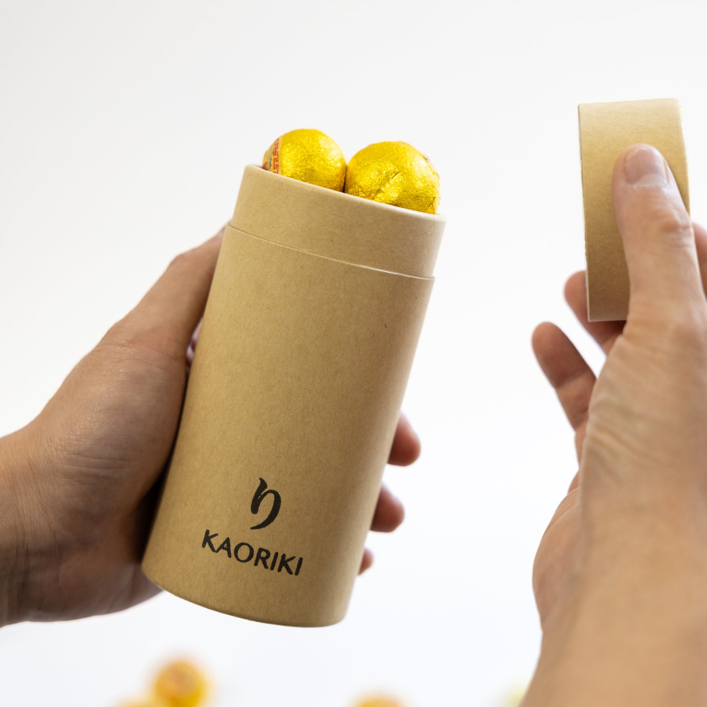 On the go gift box - draadloos aroma diffuser 80 ml - Theïne - glazen drinkfles 400 ml - 3 essentiële oliën - Moederdag cadeau