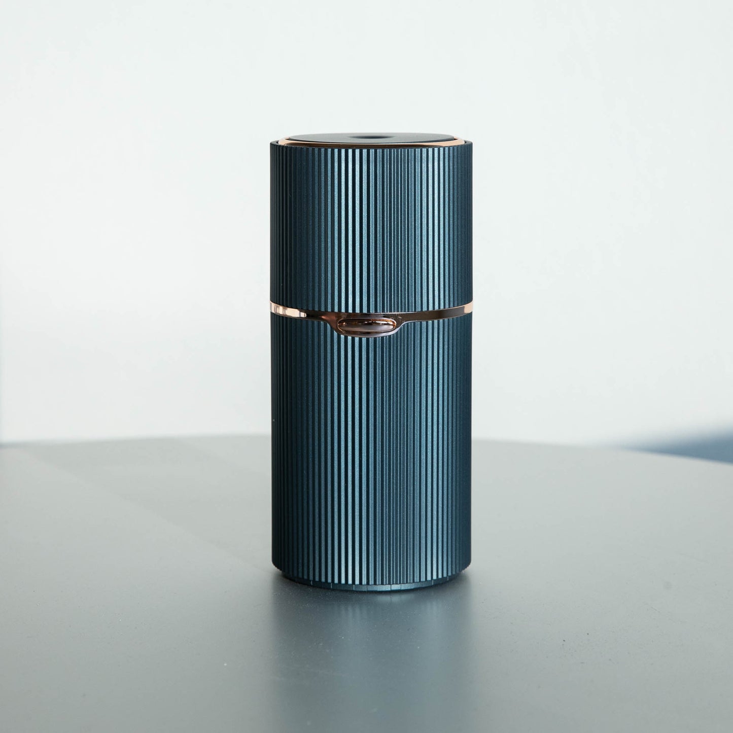 Otoo - Aroma Diffuser - Wireless - Green/Gold - 80ml - 5 hours of diffusion on 1 charge